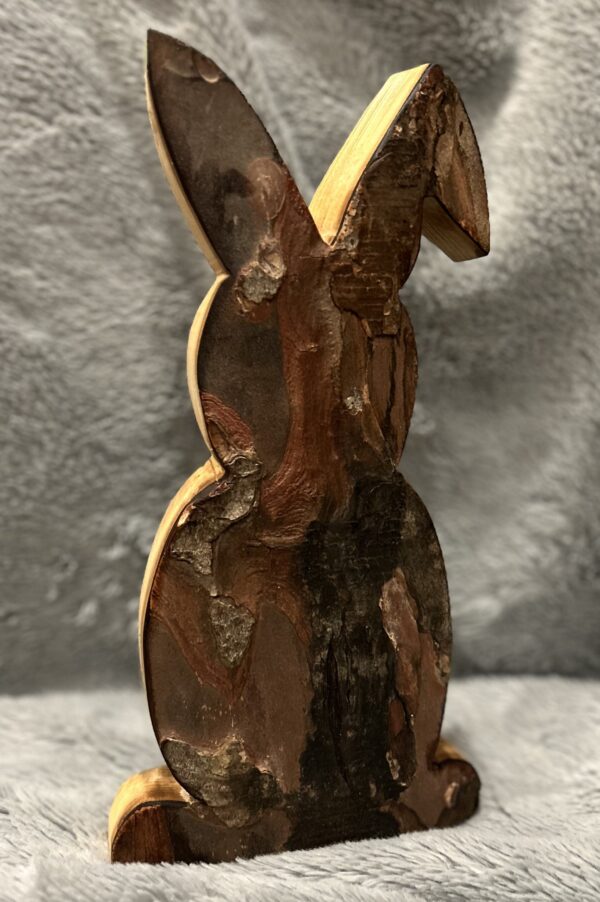 Hase mit Rinde
